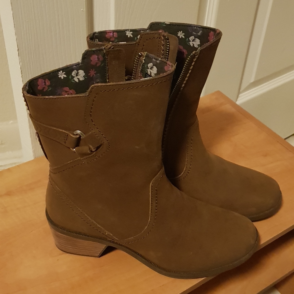 Teva boots